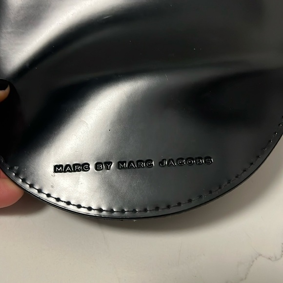 Marc by Marc Jacobs Black Large Sunglasses Case - Picture 7 of 9